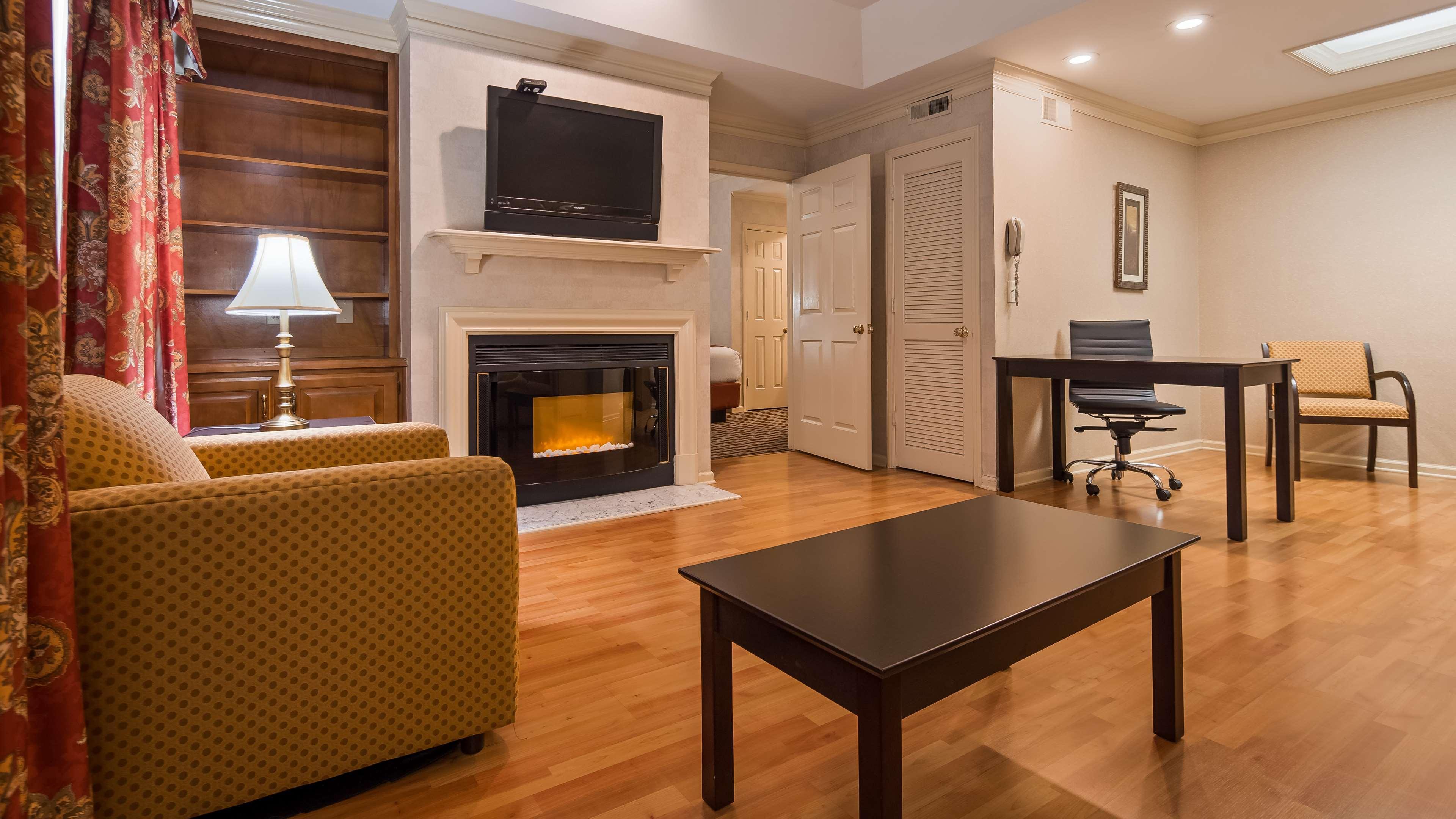 Best Western Brentwood Exterior photo